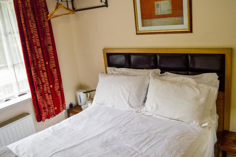 Double Room with Private Bathroom image 4