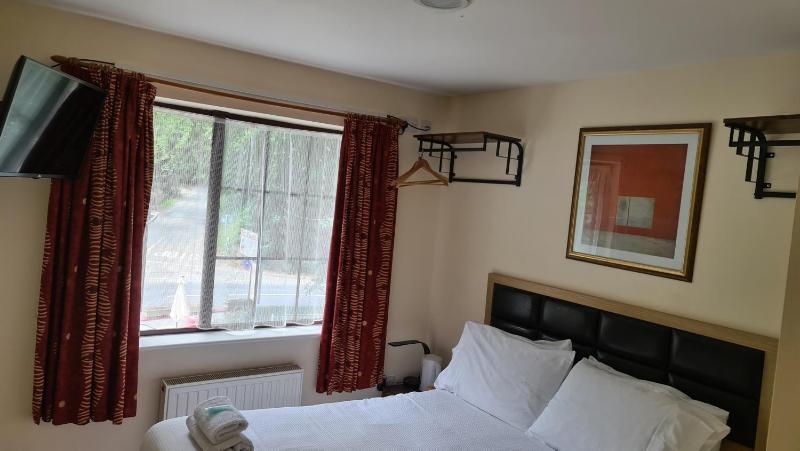 Double Room with Private Bathroom image 3