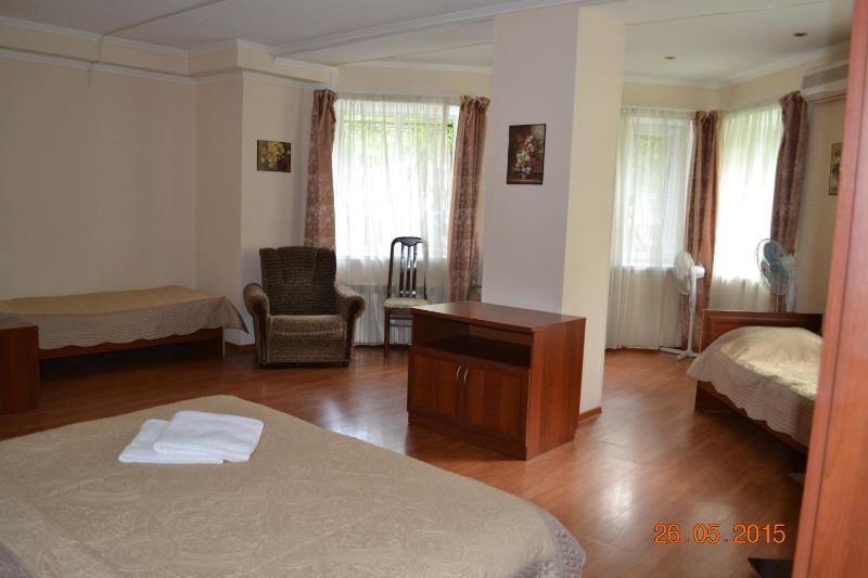 Comfort Triple Room image 2