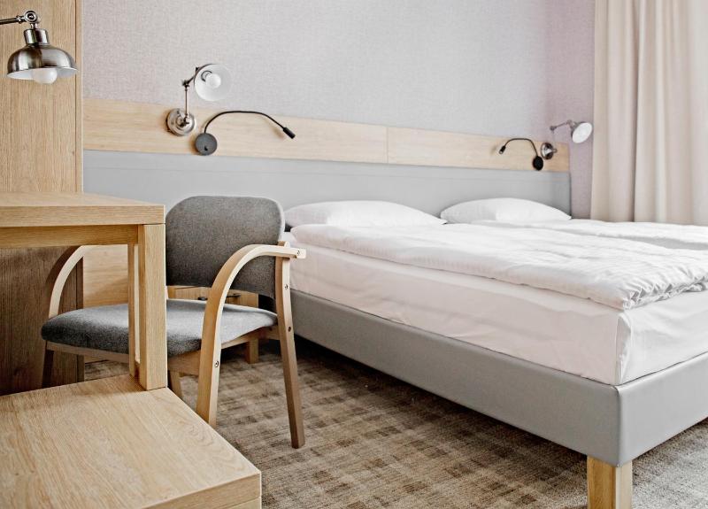 Superior Twin Room image 4