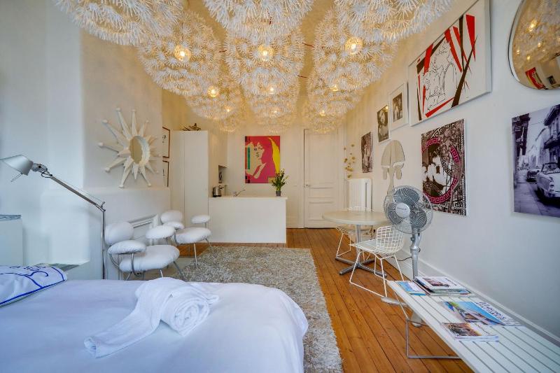 Chez ROSE - Joli studio en plein cœur de Bordeaux - image 7