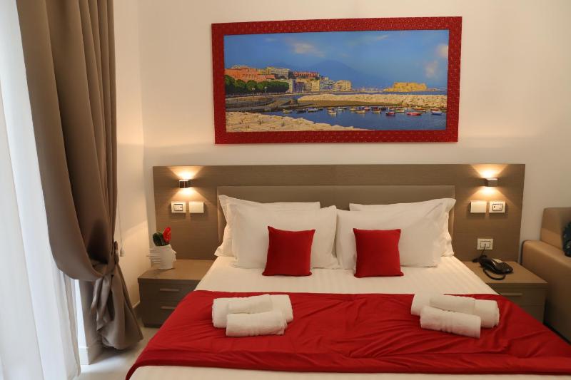 Deluxe Triple Room image 4