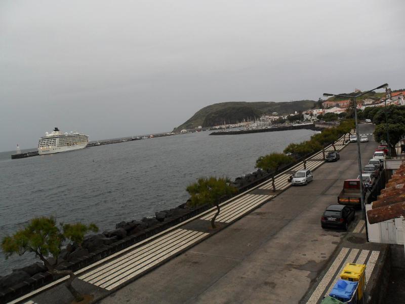 Twin Room with Sea View image 4