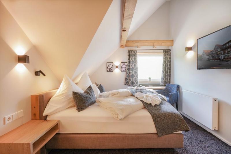 Double Room image 3