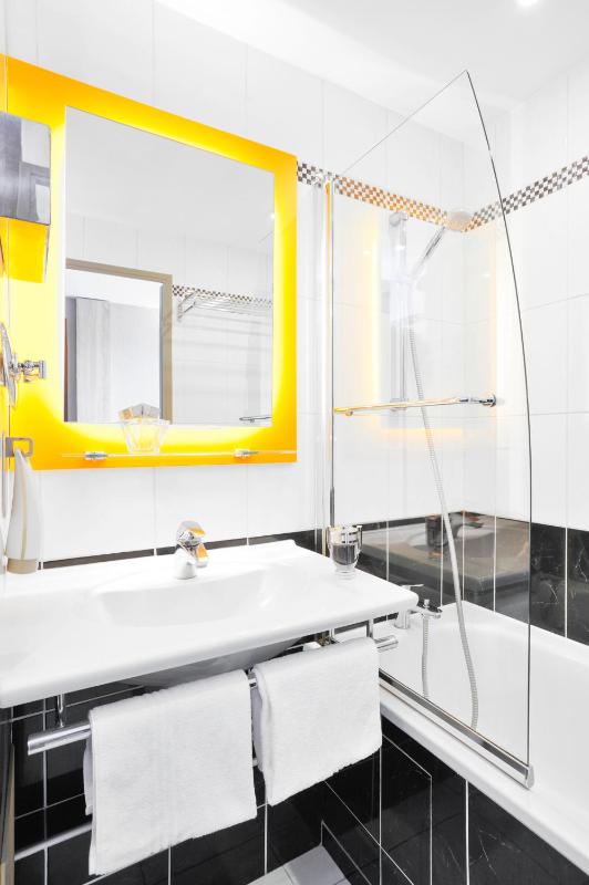 Standard Double Room image 2