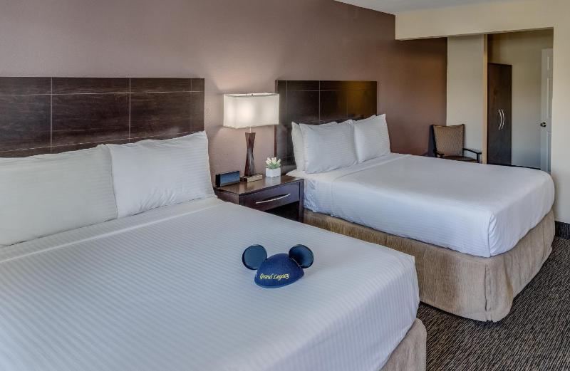Classic Room - 2 Double Beds - Accessible image 2