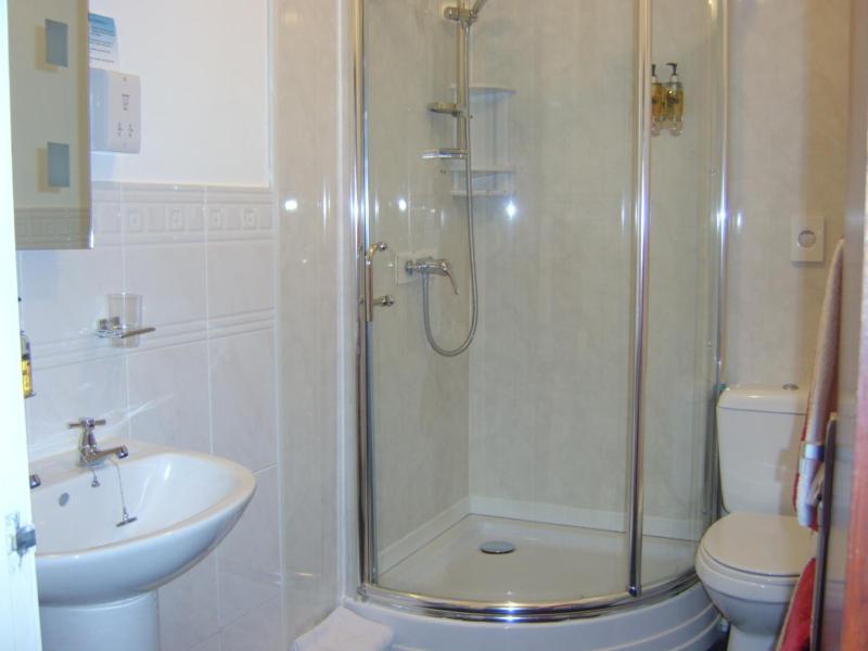 Double Room with Private Bathroom image 3