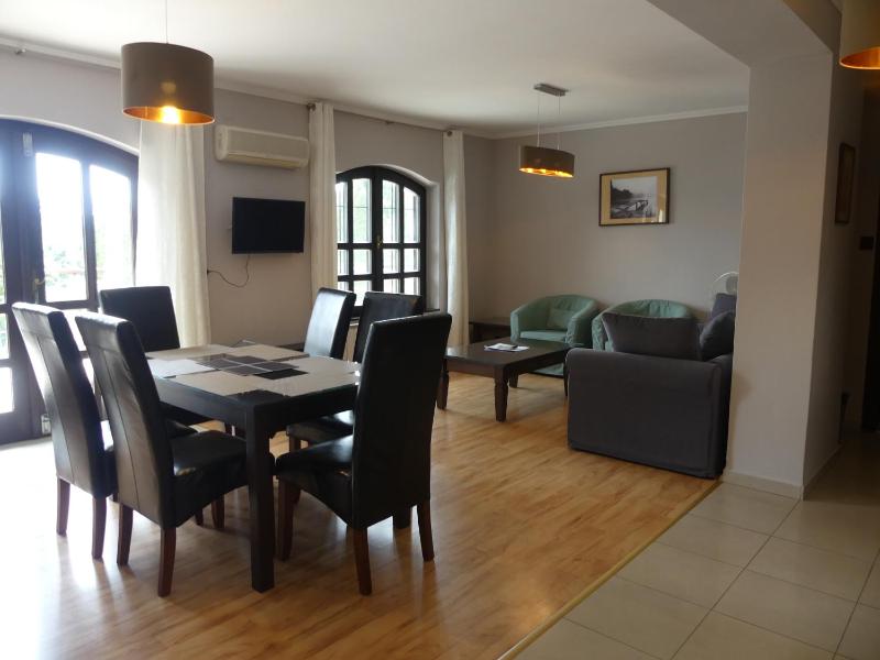 Apartment (4 Adults) image 4