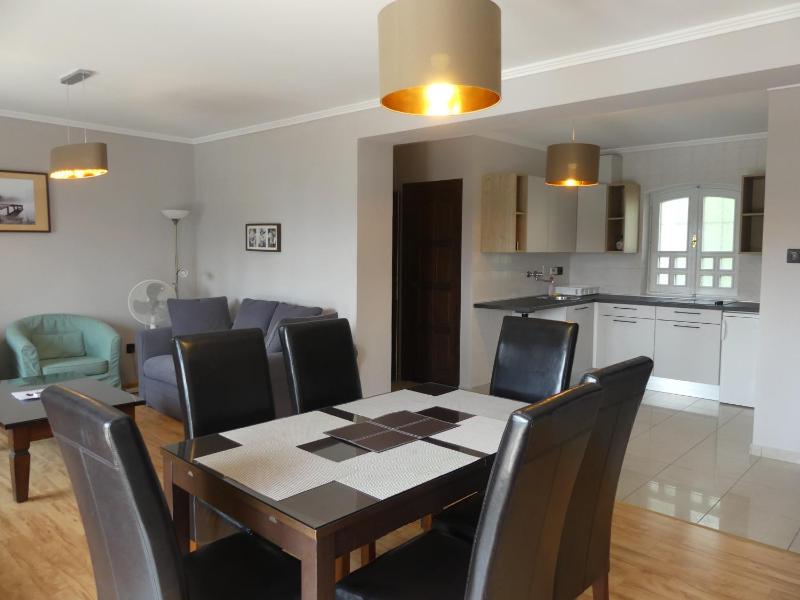 Apartment (4 Adults) image 3
