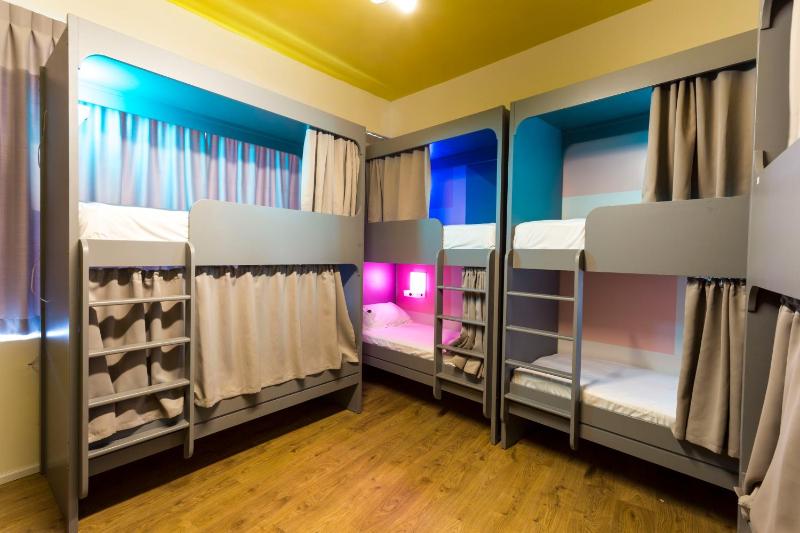 Bed in 6-Bed Mixed Dormitory Room image 1