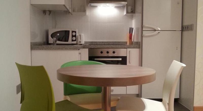 One-Bedroom Apartment image 4