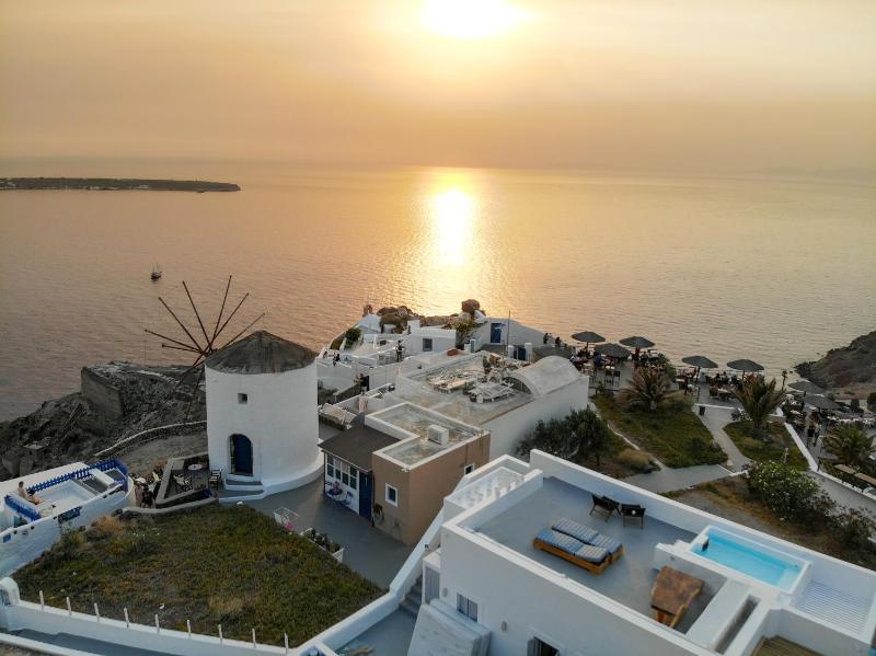 Cape Suite Oia - image 6