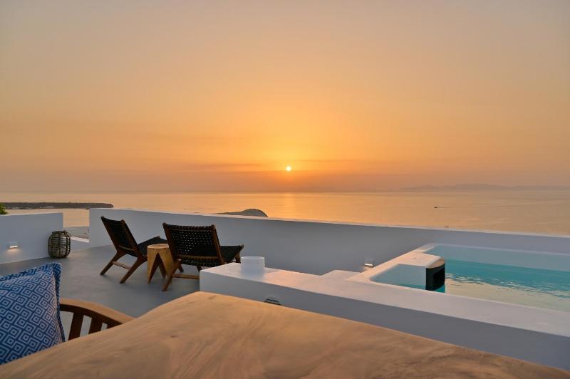Cape Suite Oia - image 10