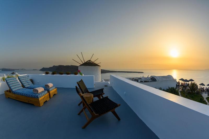 Cape Suite Oia - image 28