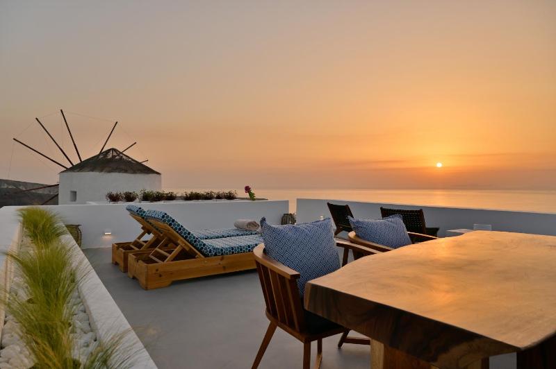 Cape Suite Oia - image 24
