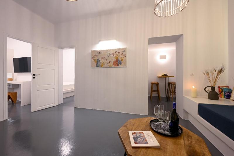 Cape Suite Oia - image 38