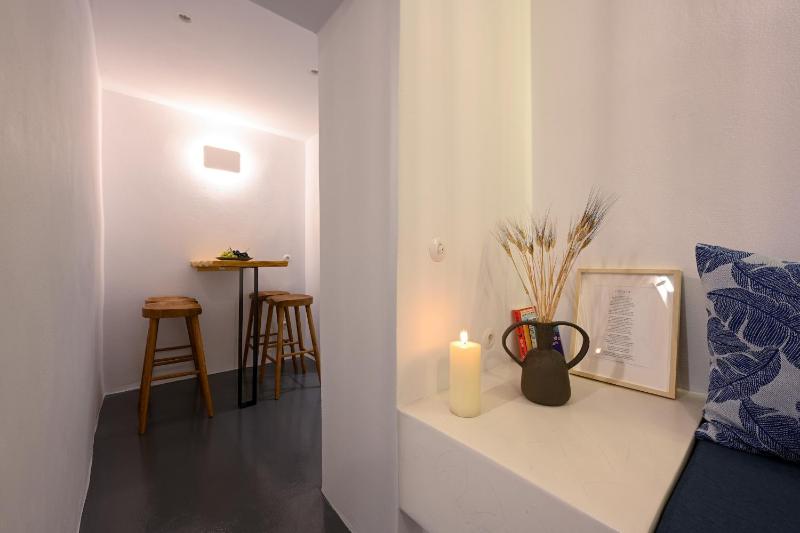 Cape Suite Oia - image 8