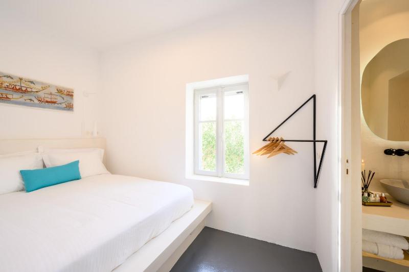 Cape Suite Oia - image 13