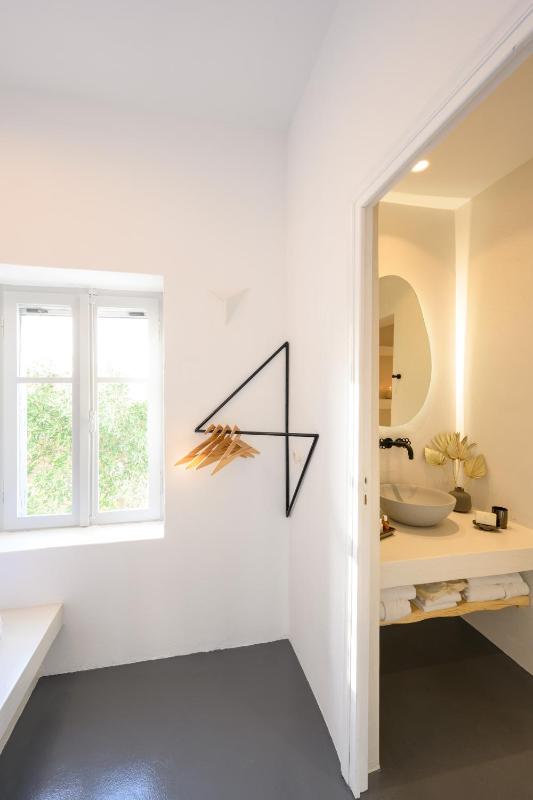 Cape Suite Oia - image 34