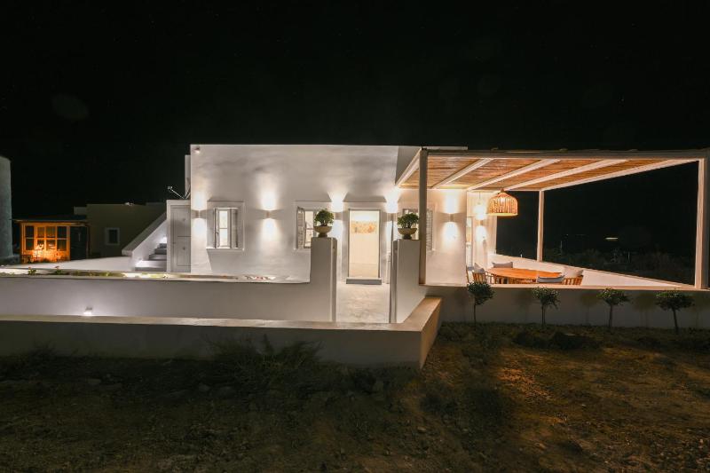 Cape Suite Oia - image 25