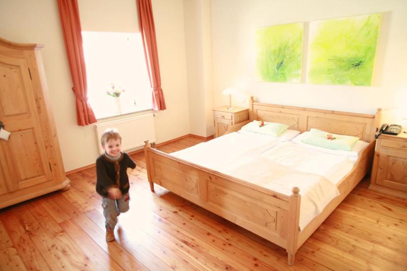 Double Room with Extra Bed image 1