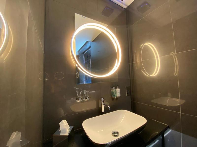 King Suite image 3