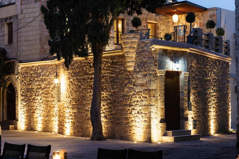 Chateau Anax Luxury suites - image 1