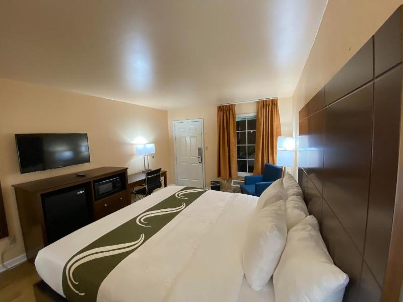 King Room - Non-Smoking image 1