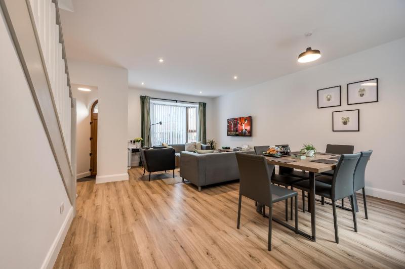 Windsor Drive Townhouse Images