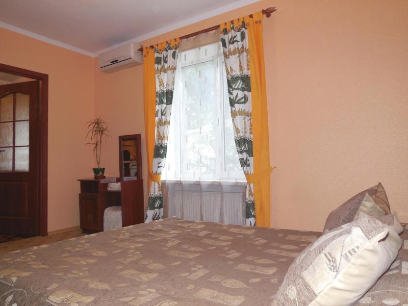 One-Bedroom Apartment image 1