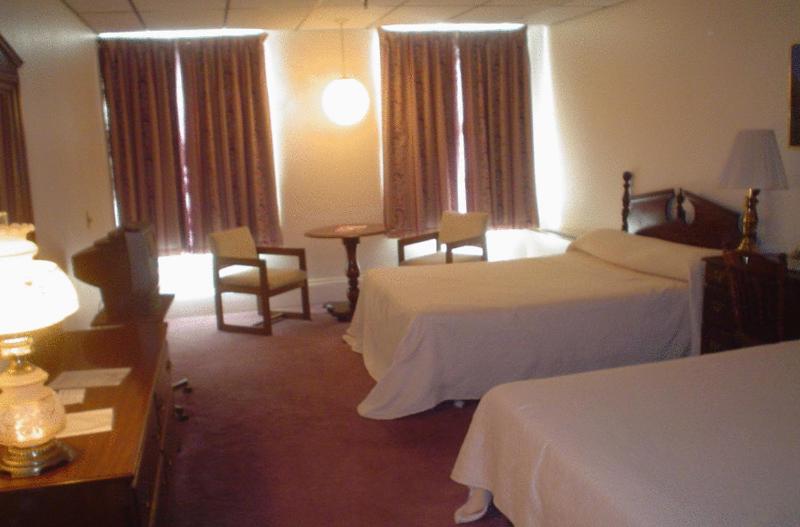 Queen Room with Two Queen Beds image 1