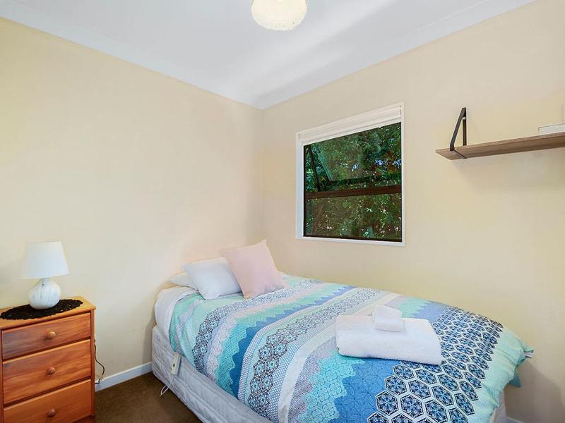 Acacia Bay Getaway - Lake Taupo Holiday Home - image 3