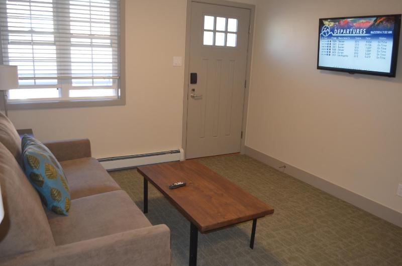 Luxury Single Room image 3