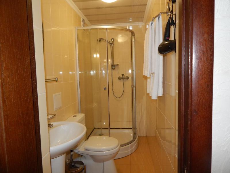 Deluxe Suite with Sea View image 2