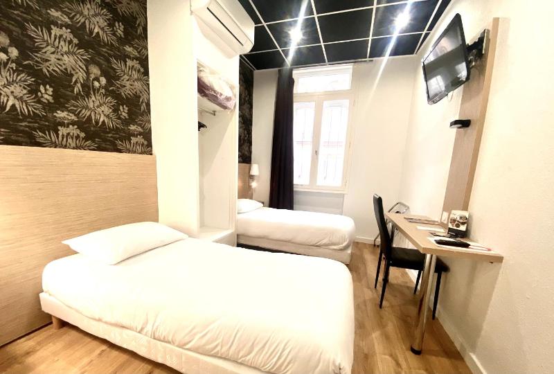 Hotel de Bordeaux - image 13