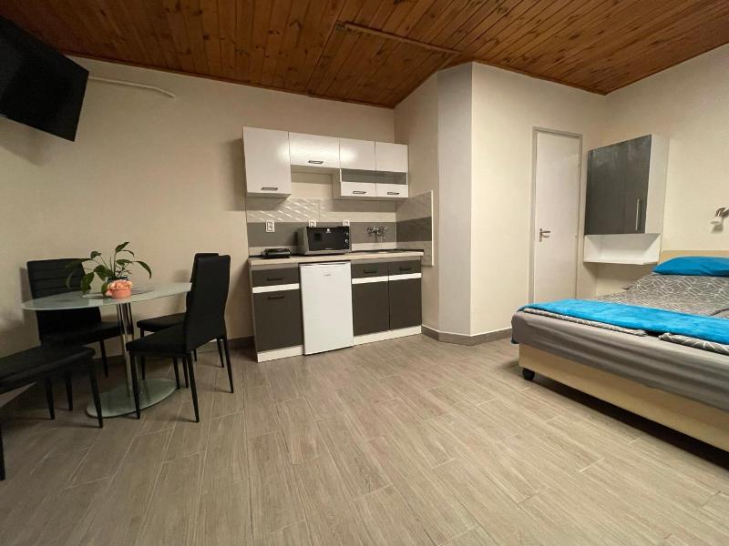 Lina Apartmanok - image 20