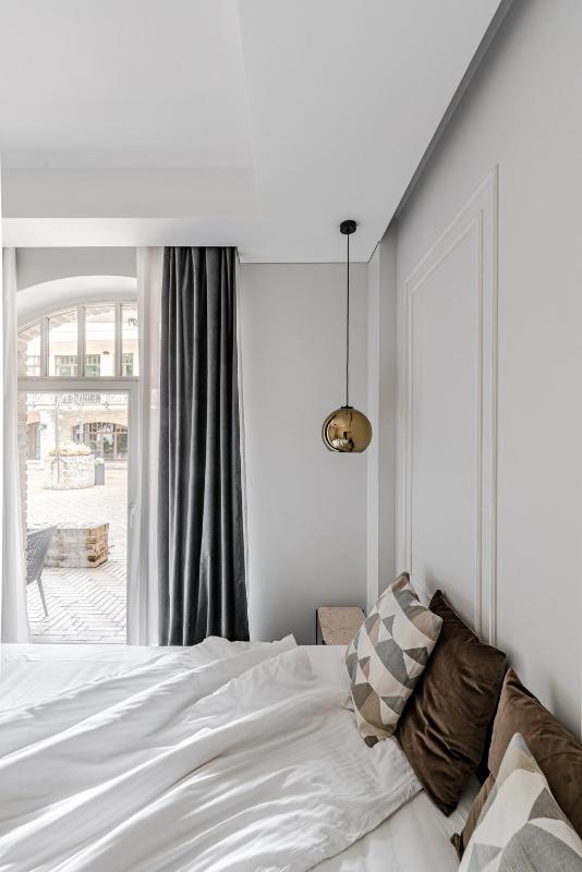 Luxurious Apartment in Vilnius Old Town by Reside Baltic - image 16