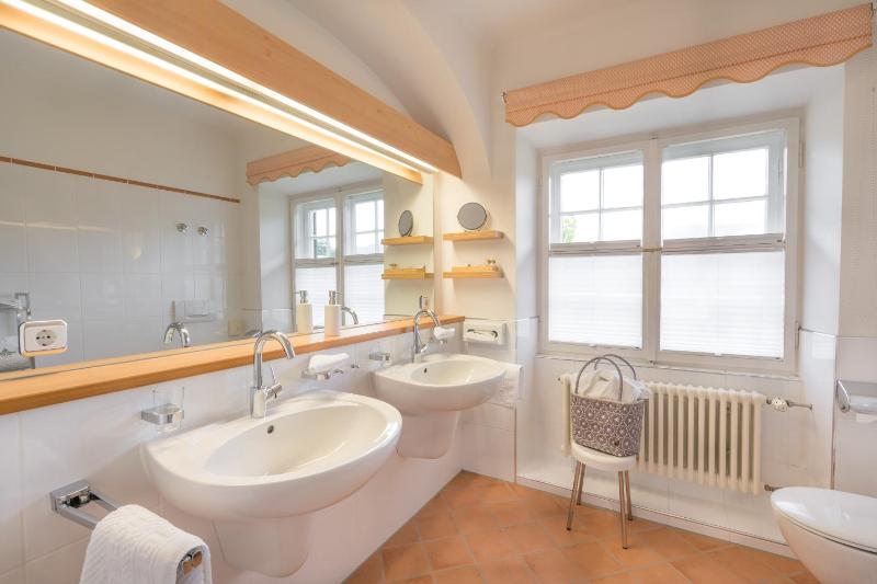 Double Room with Garden View image 2