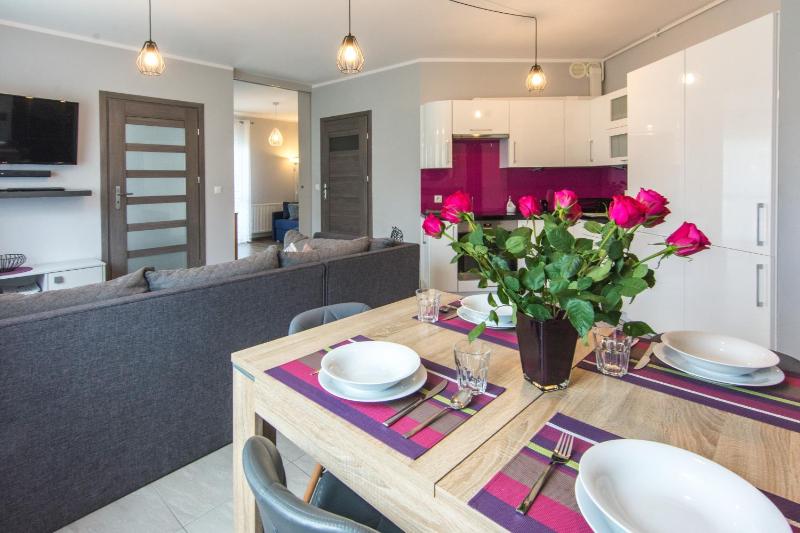 One-Bedroom Apartment image 3