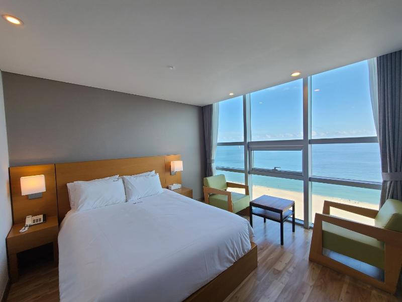 MS Hotel Haeundae - image 13