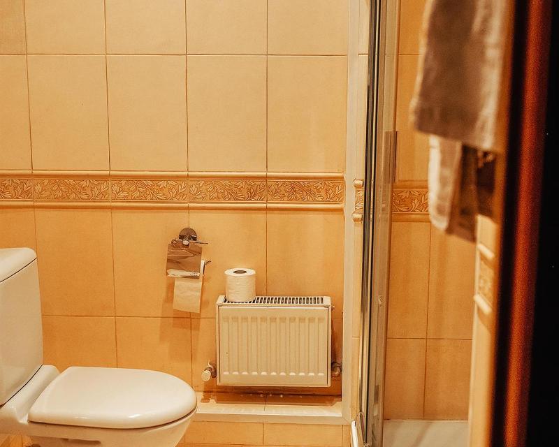 Standard Twin Room image 3