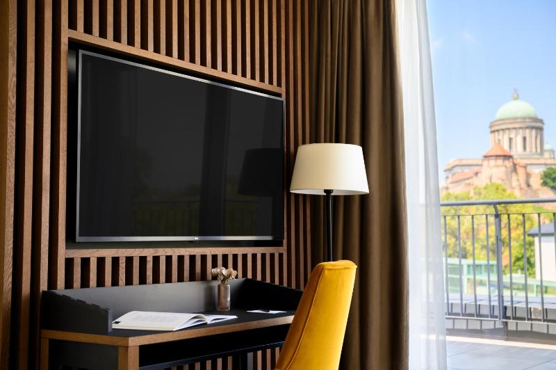 Suite with Terrace image 3