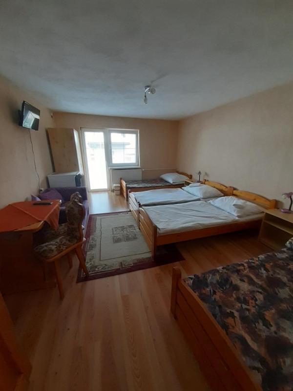Quadruple Room image 4