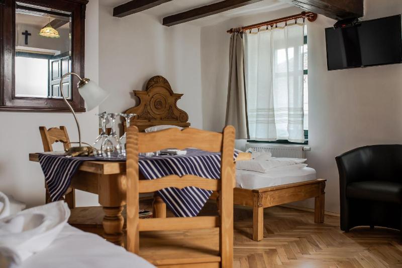 Executive Triple Room image 2