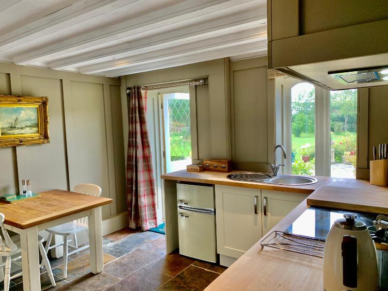 One-Bedroom House image 3