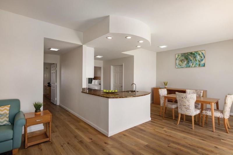 Two-Bedroom Suite with Kitchen - Non-Smoking