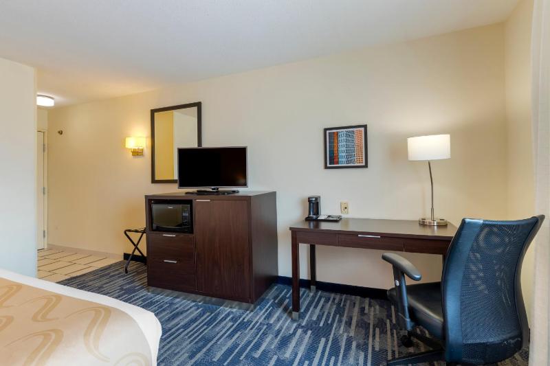 King Room - Non-Smoking image 3