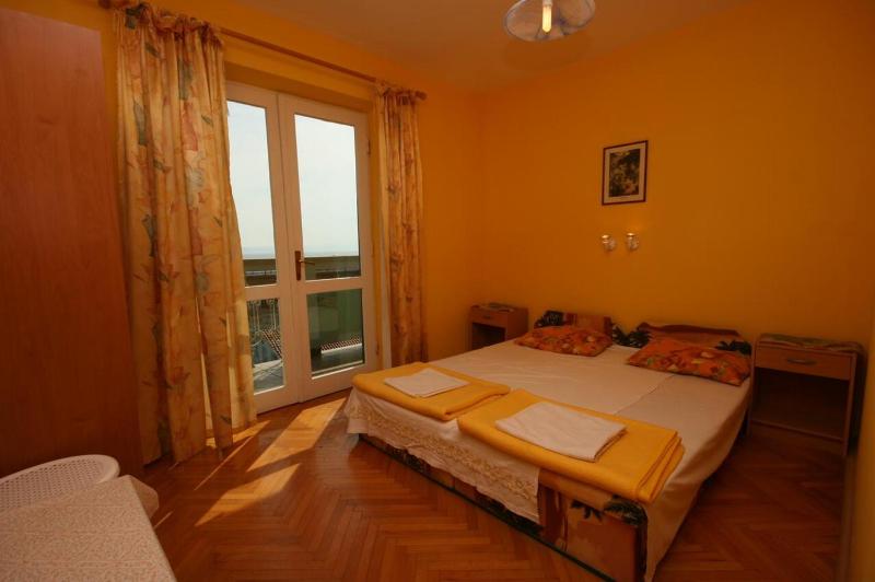 Twin Room with Balcony and Sea View image 3
