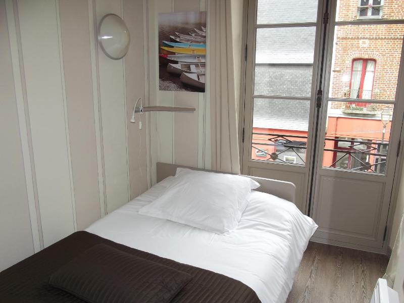 Single Room image 1