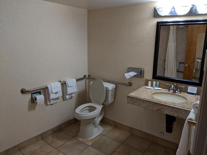 Double Room with Two Double Beds - Accessible/Non-Smoking image 4